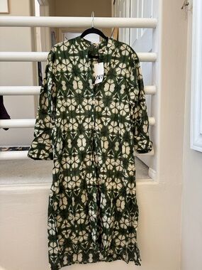 Zara Green and Cream Tie-Dye Button-Front Dress Swim Cover up
